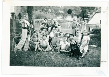 photo-fete-a-la-fontaine-1 Maison d’Izieu, Gedenkstätte für die ermordeten jüdischen Kinder